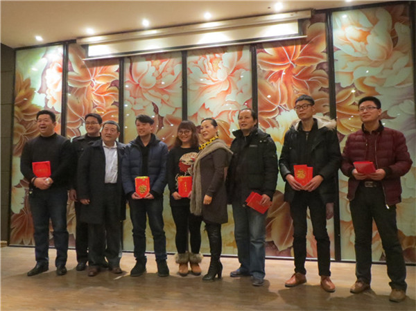 洛阳猫咪视频官网APP公司完成年度销售目标，重金奖励销售